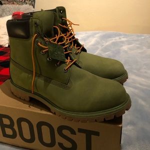 Brand new Green Timberlands, size 13. Never been worn!